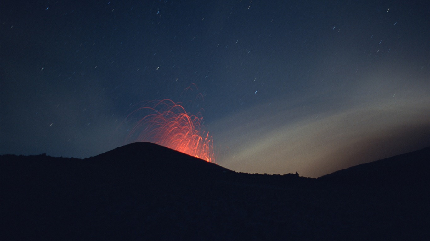 Vulkanausbruch von der herrlichen Landschaft Tapeten #10 - 1366x768