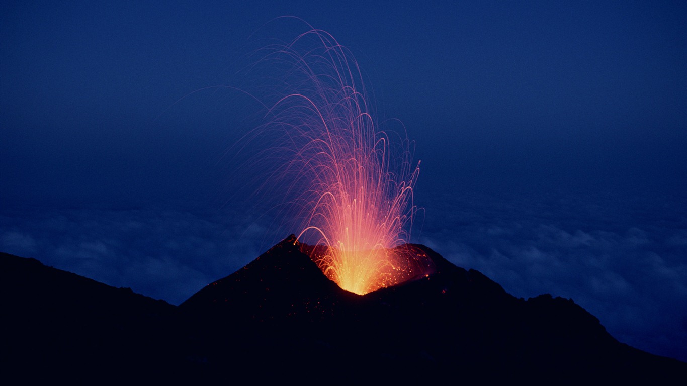 Vulkanausbruch von der herrlichen Landschaft Tapeten #11 - 1366x768