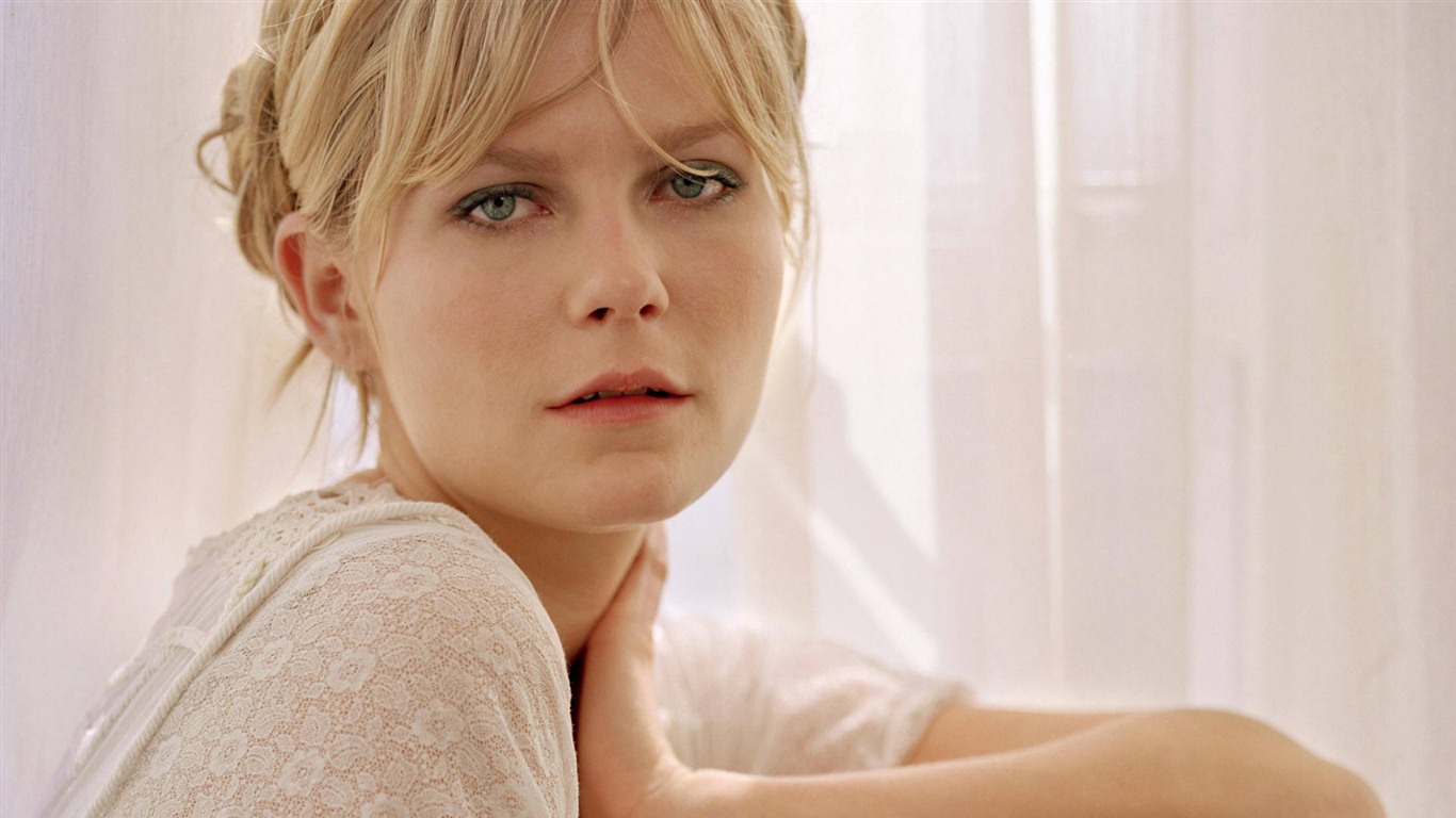 Kirsten Dunst krásné tapety na plochu #25 - 1366x768