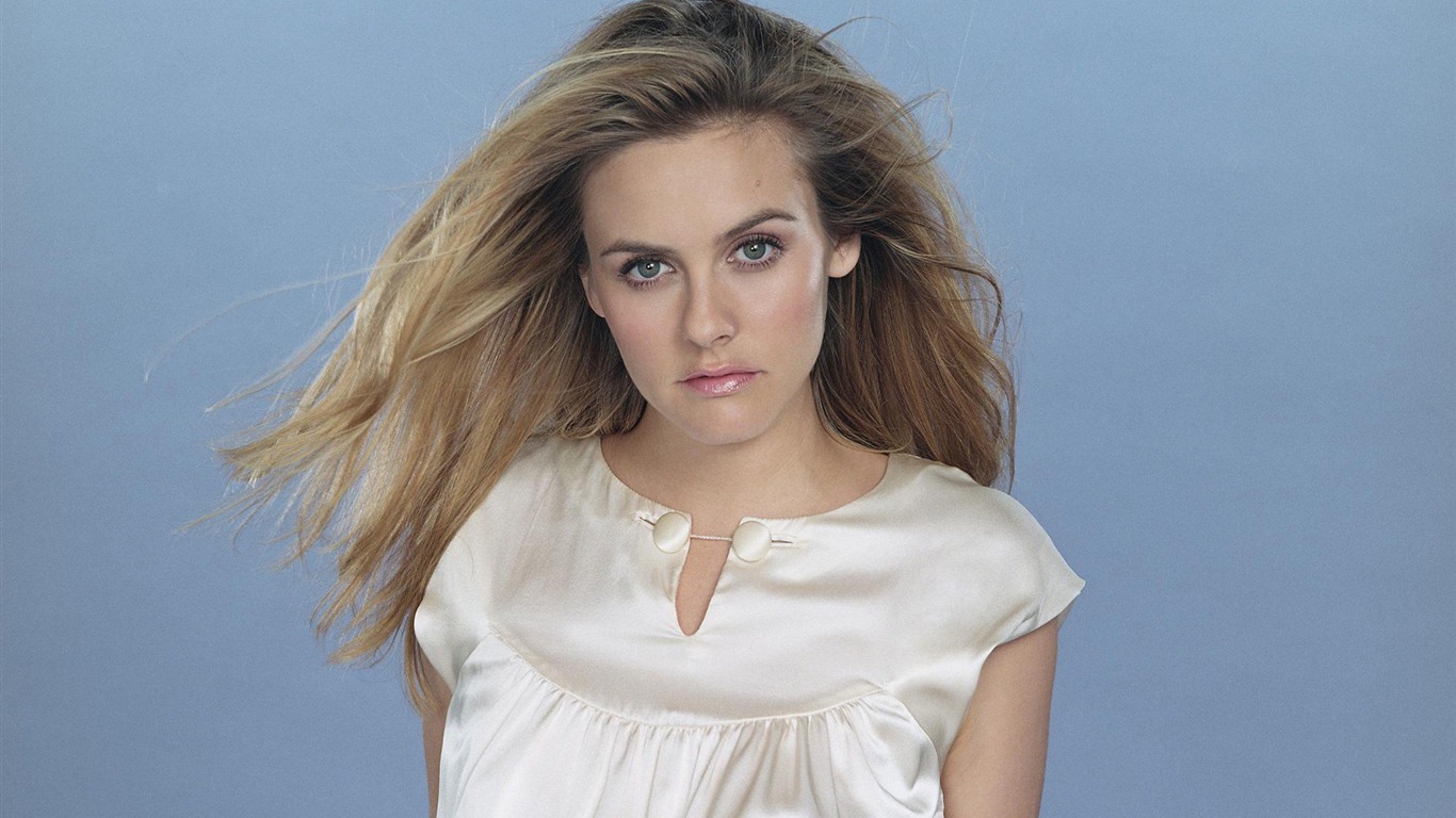 Alicia Silverstone krásné Tapety na plochu #8 - 1366x768