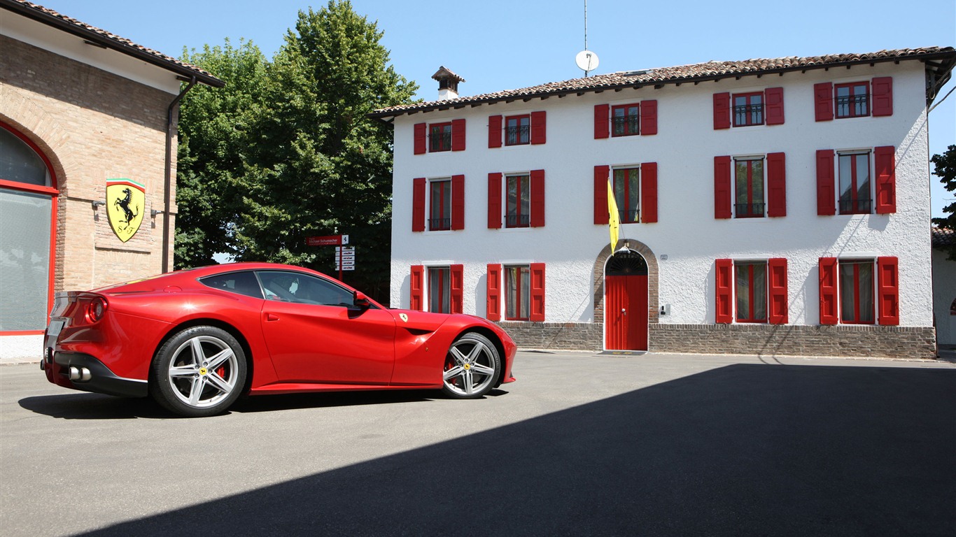 2012 Ferrari F12 Berlinetta 法拉利高清壁紙 #11 - 1366x768