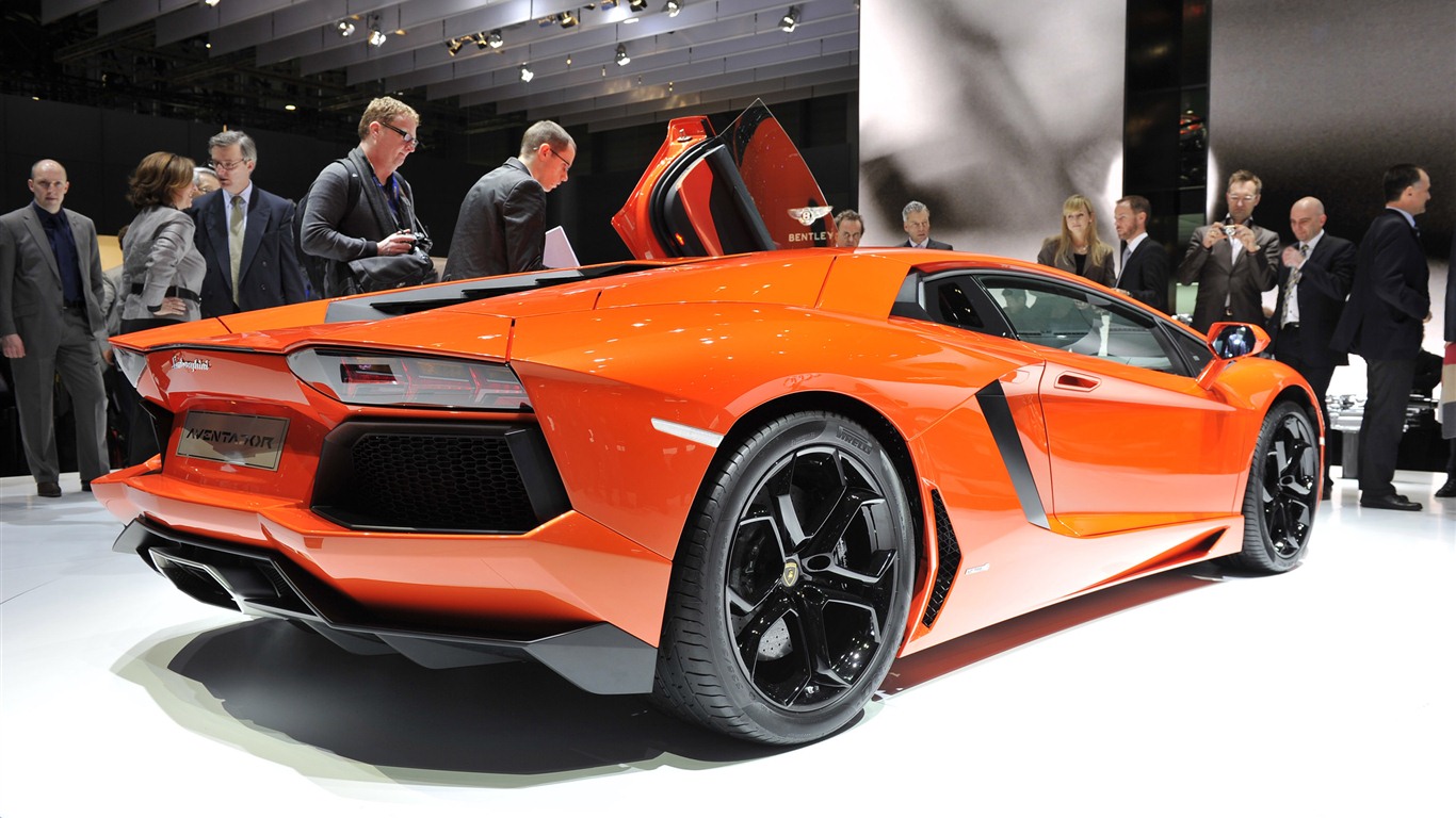 2012 Lamborghini Aventador LP700-4 fondos de pantalla HD #38 - 1366x768