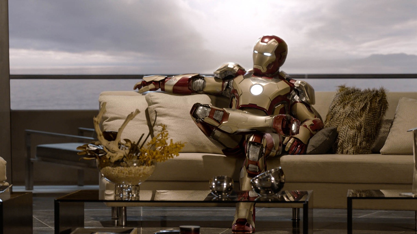 Iron Man 3 HD wallpapers #10 - 1366x768