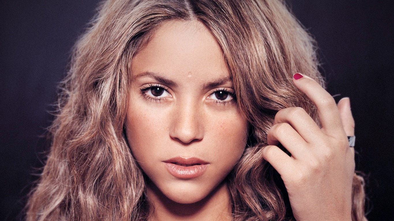 Shakira HD wallpapers #6 - 1366x768