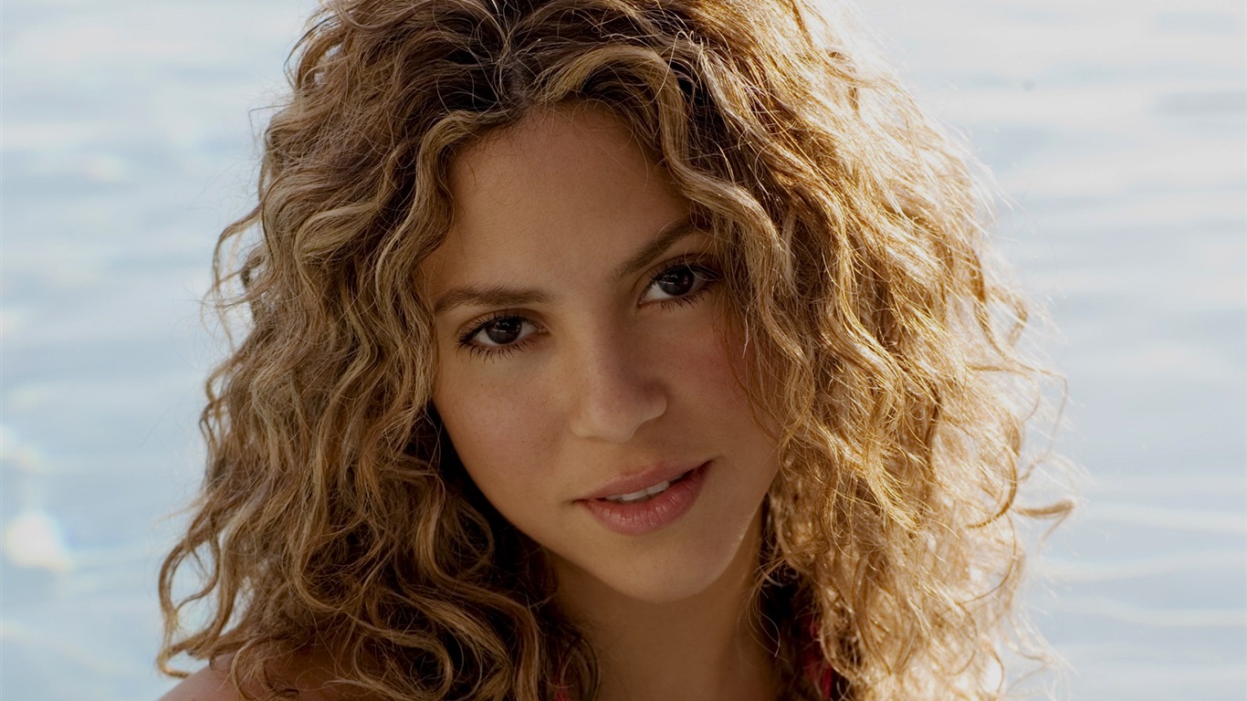 Shakira HD Wallpaper #8 - 1366x768