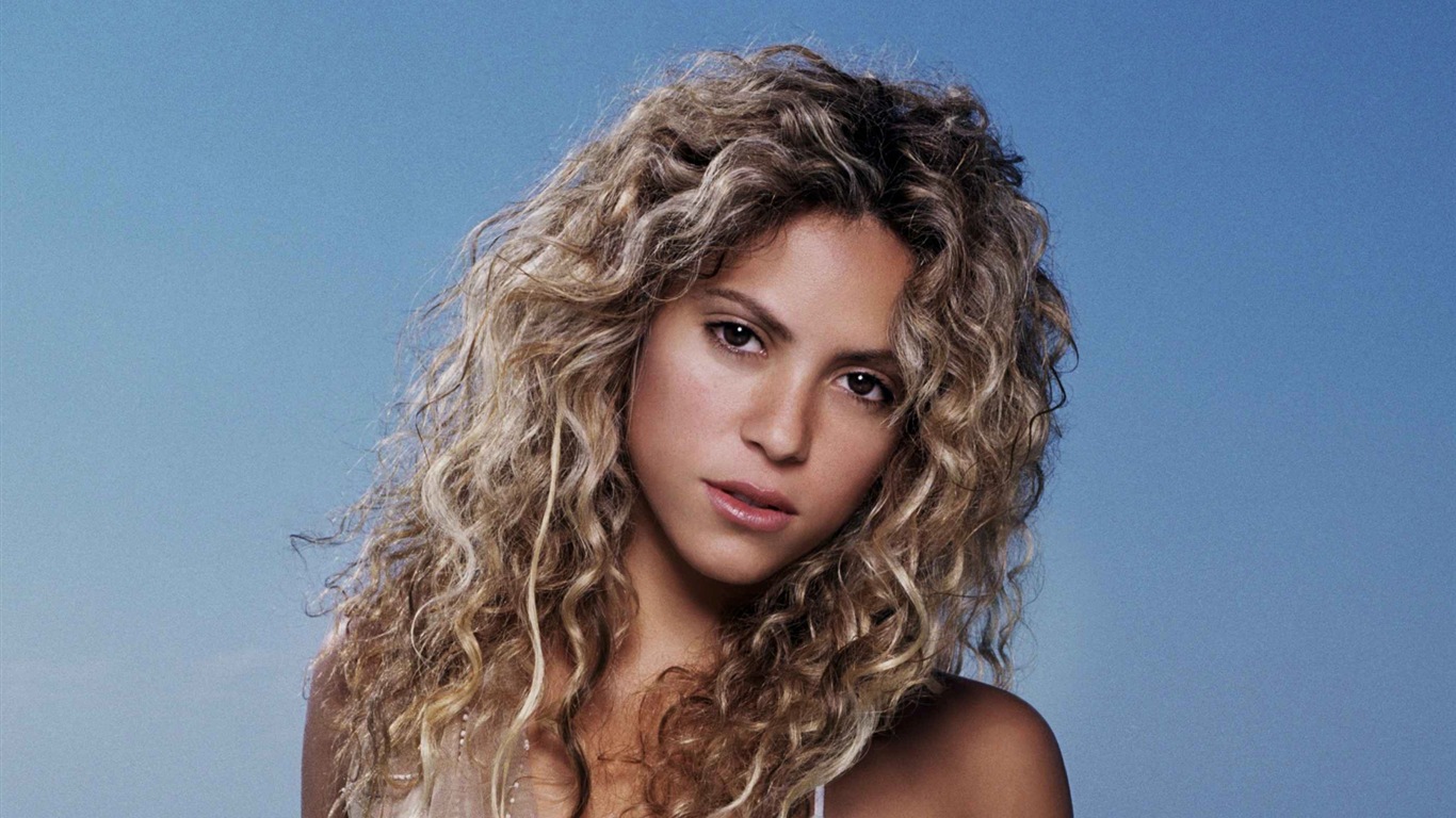 Shakira HD Wallpaper #12 - 1366x768