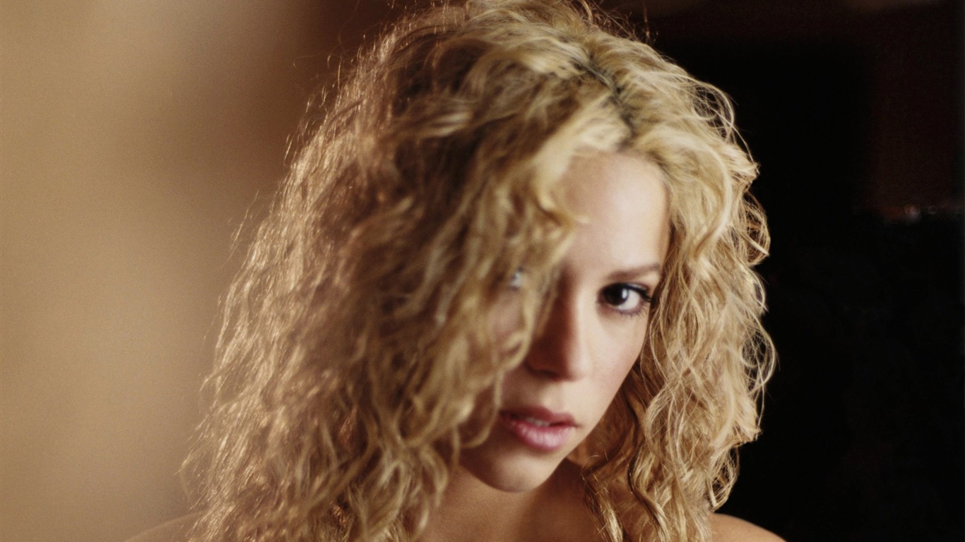 Shakira 夏奇拉 高清壁纸16 - 1366x768