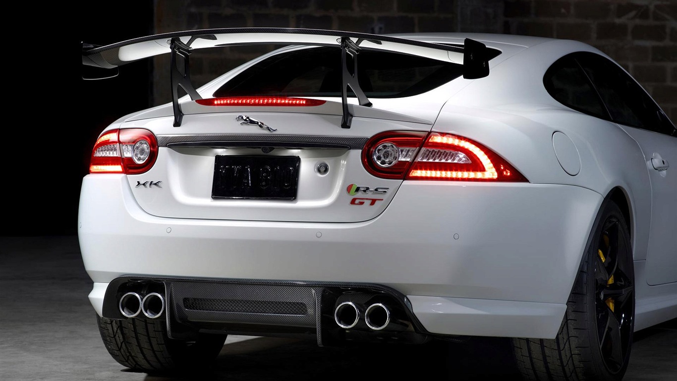 2014 Jaguar XKR-S GT 捷豹XKR-S GT跑车高清壁纸4 - 1366x768