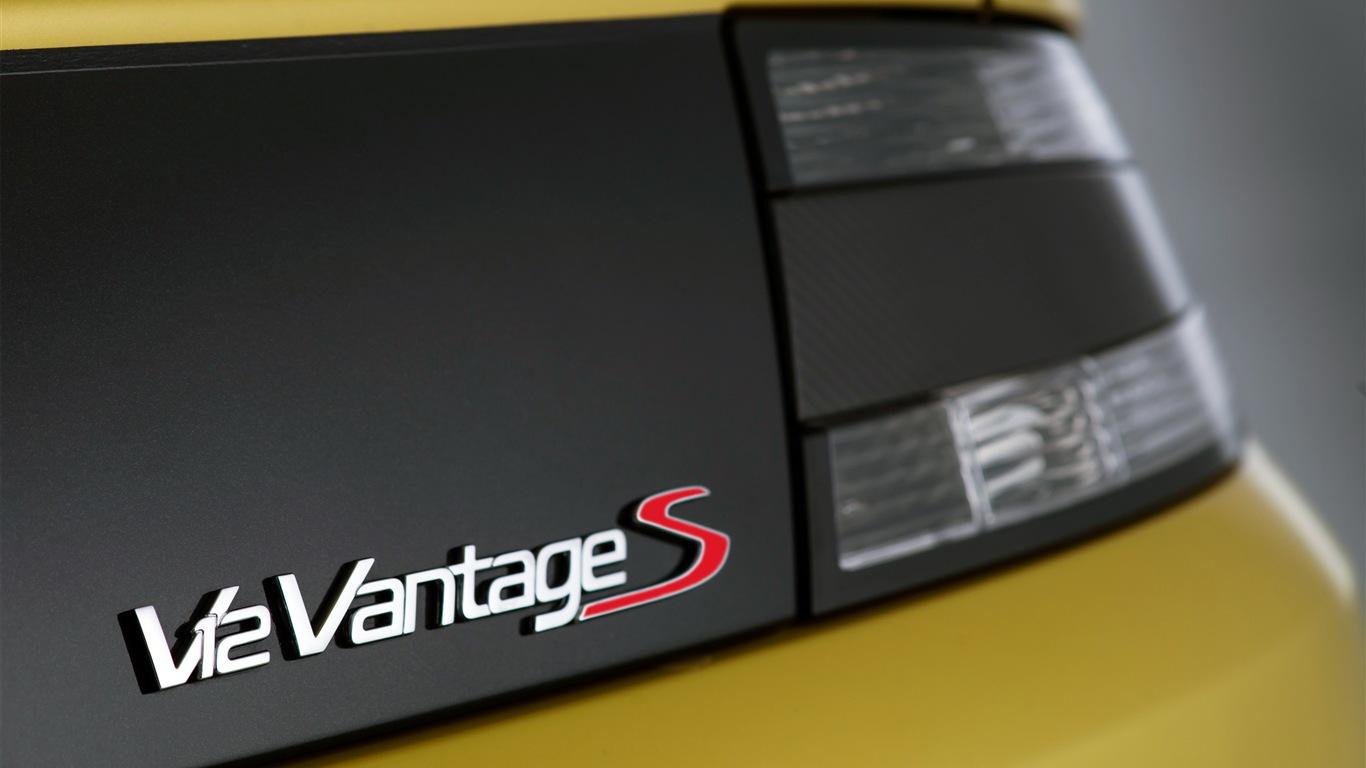 2013 Aston Martin V12 Vantage S HD tapety na plochu #17 - 1366x768