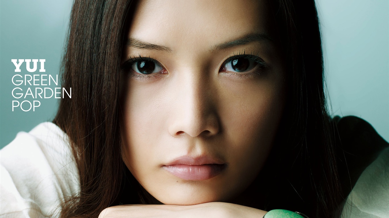 일본 가수 요시오카 유이의 HD 배경 화면 #19 - 1366x768