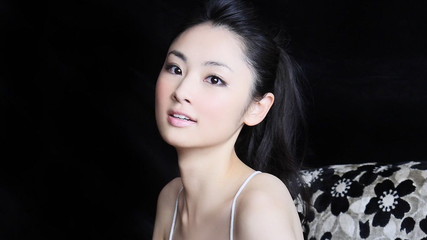 Tantan Hayashi actrice japonaise écran HD #6 - 1366x768