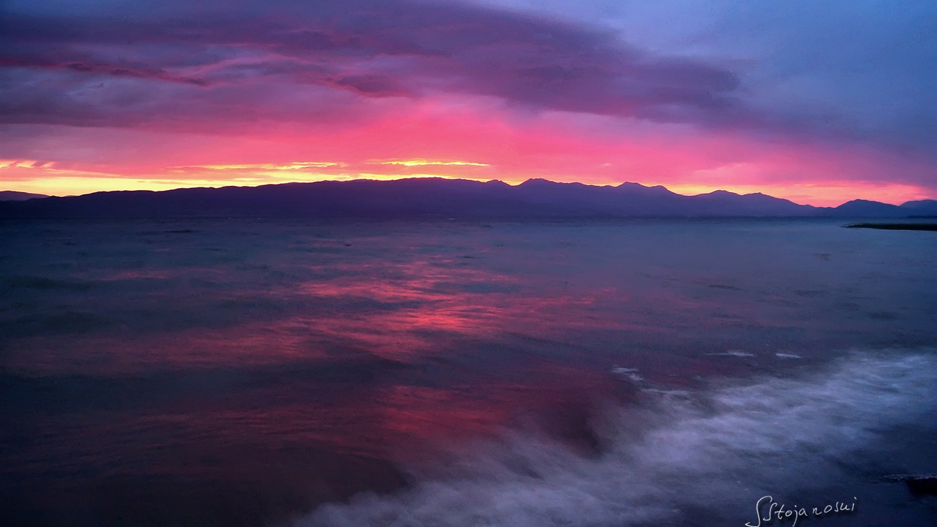 Po západu slunce, Lake Ohrid, Windows 8 téma HD Tapety na plochu #1 - 1366x768
