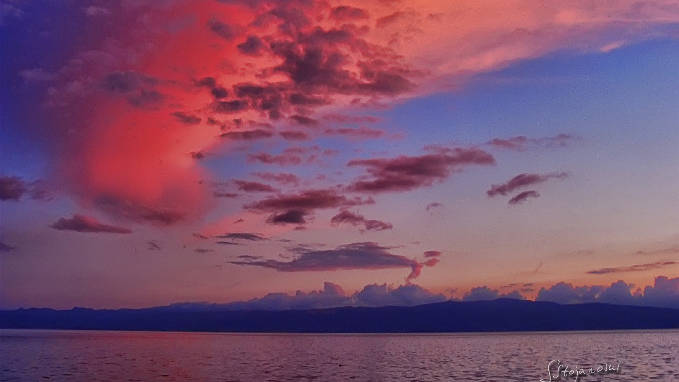 日落之后，奥赫里德湖，Windows 8 主题高清壁纸2 - 1366x768