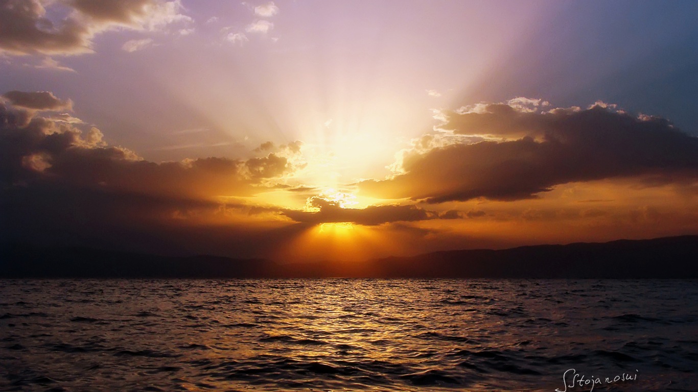 After sunset, Lake Ohrid, Windows 8 theme HD wallpapers #7 - 1366x768