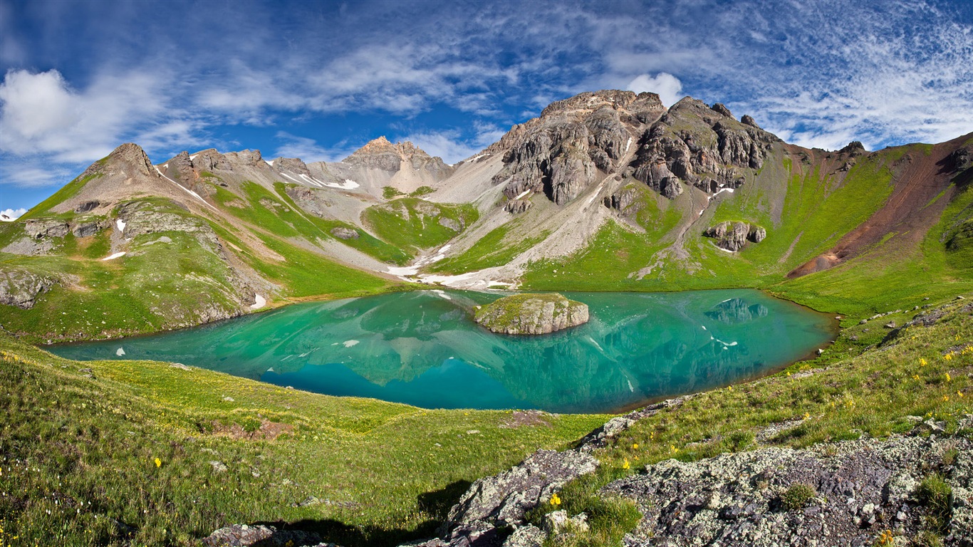 Volcanic lake landscape HD wallpapers #3 - 1366x768