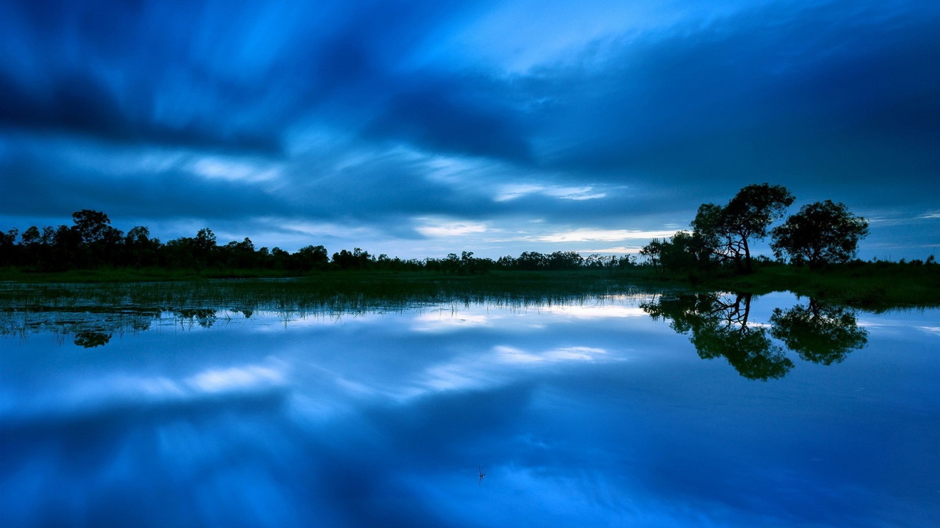 Reflection in the water natural scenery wallpaper #9 - 1366x768