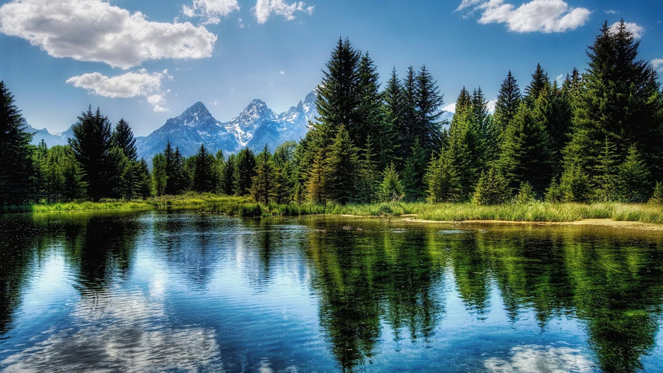 Reflection in the water natural scenery wallpaper #17 - 1366x768