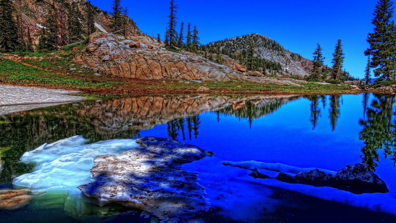 Reflection in the water natural scenery wallpaper #20 - 1366x768