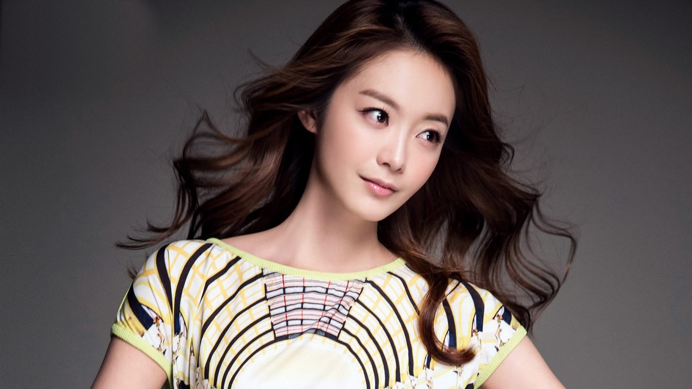 Jeon So-Min, coreano hermosa niña, fondos de pantalla de alta definición #1 - 1366x768