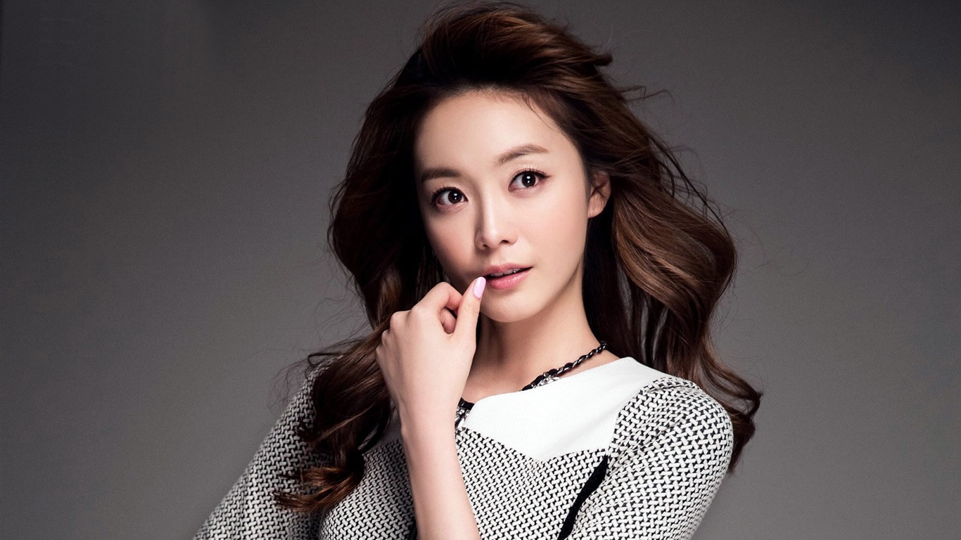 Jeon So-Min、韓国の美しい少女、HDの壁紙 #3 - 1366x768