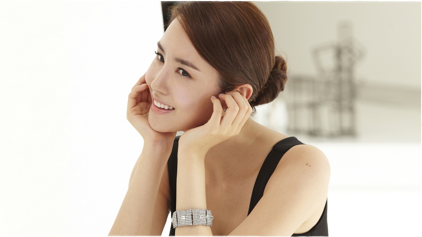 Korejský krásná dívka, Lee Da Hae, HD tapety na plochu #19 - 1366x768