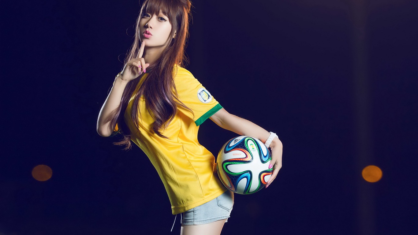 32 월드컵 유니폼, 축구 아기 아름다운 여자의 HD 배경 화면 #12 - 1366x768