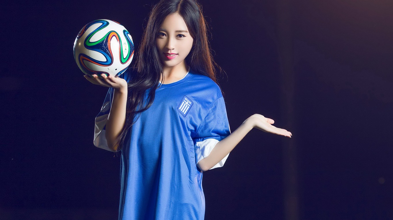 32 월드컵 유니폼, 축구 아기 아름다운 여자의 HD 배경 화면 #16 - 1366x768