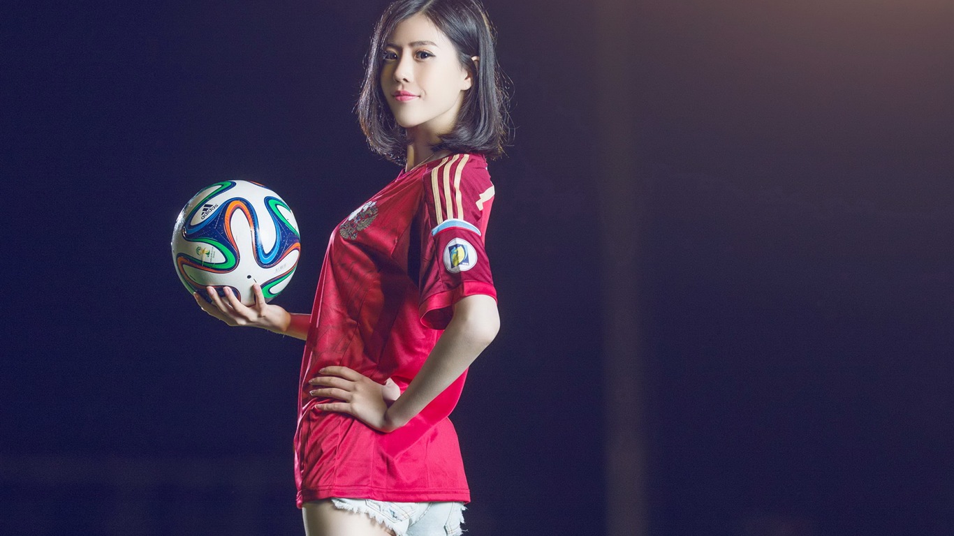 32 World Cup dresy, fotbalové dítě krásné dívky HD Tapety na plochu #26 - 1366x768