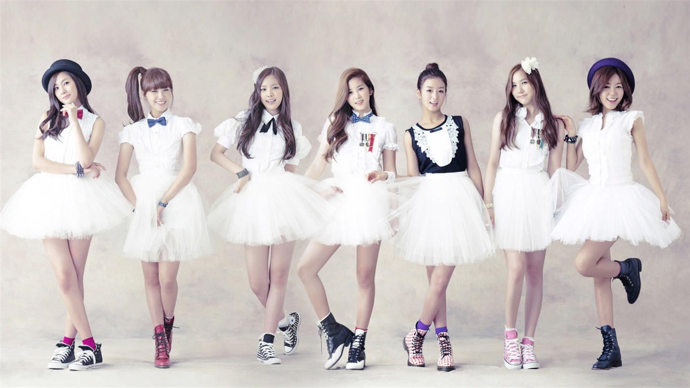 Korean music girl group, A Pink HD wallpapers #4 - 1366x768