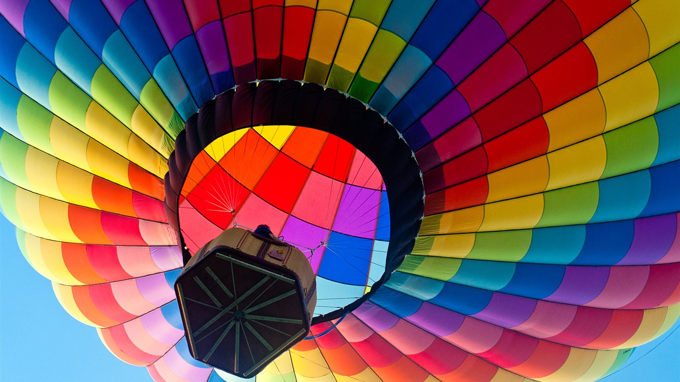 Regenbogen Heißluftballon, Windows 8 Theme HD Wallpaper #3 - 1366x768