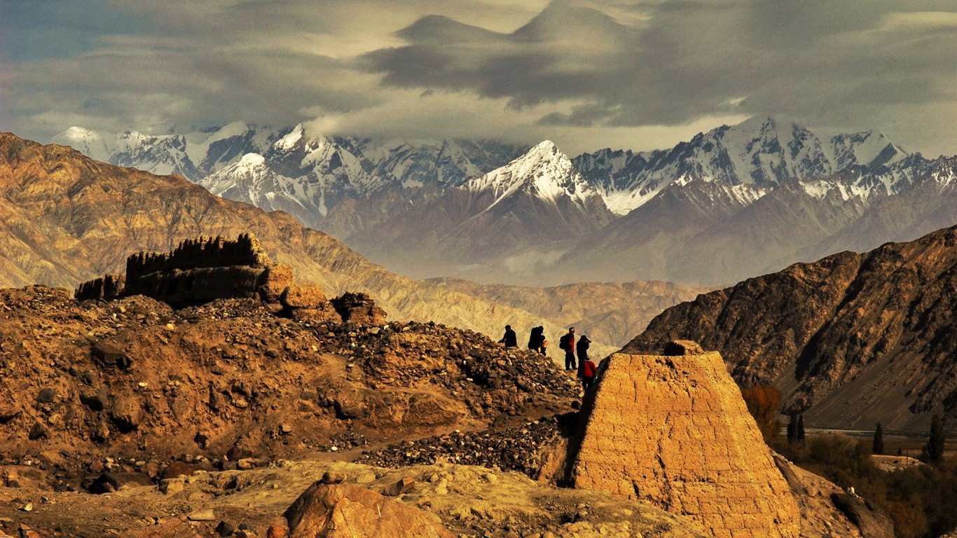 Pamir beaux fonds d'écran paysage HD #5 - 1366x768