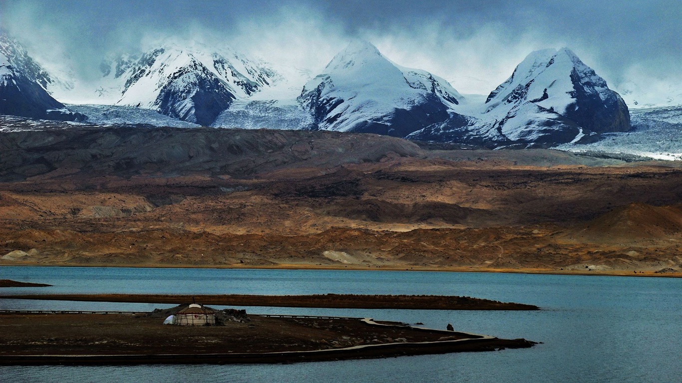 Pamir beaux fonds d'écran paysage HD #18 - 1366x768