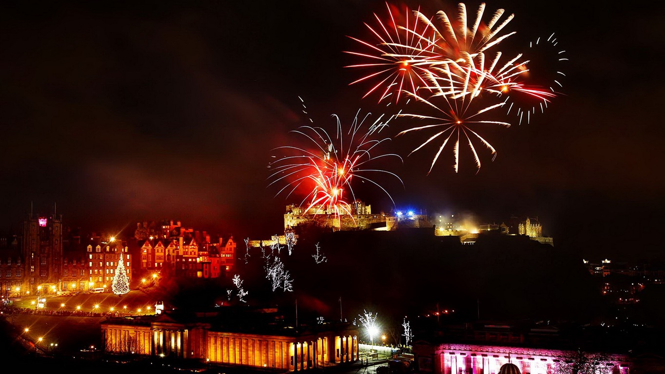 Die Schönheit des Nachthimmels, Feuerwerk schöne Hintergrundbilder #1 - 1366x768