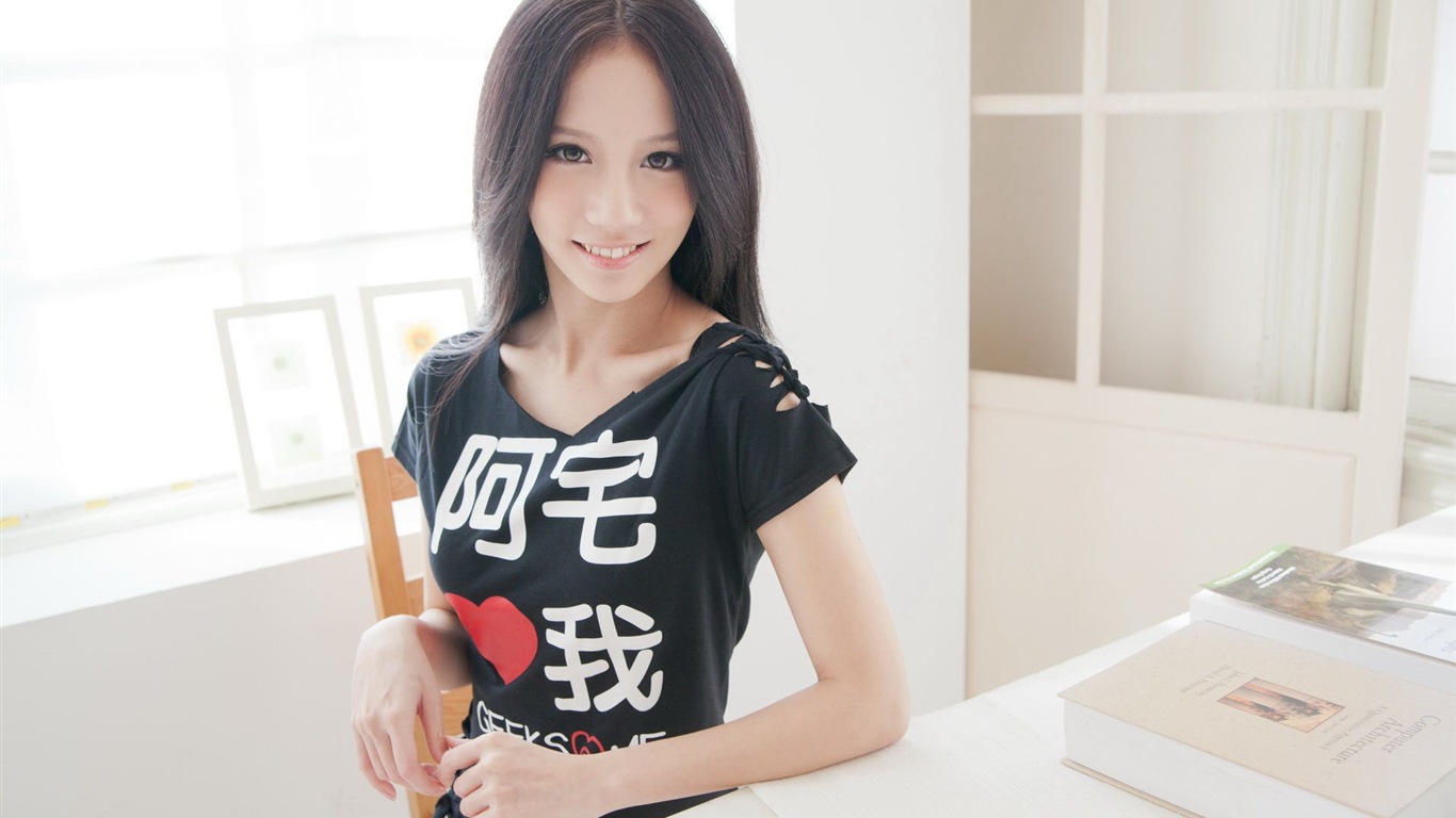 Тайвань девушки в помещении обои SunnyLin HD #1 - 1366x768