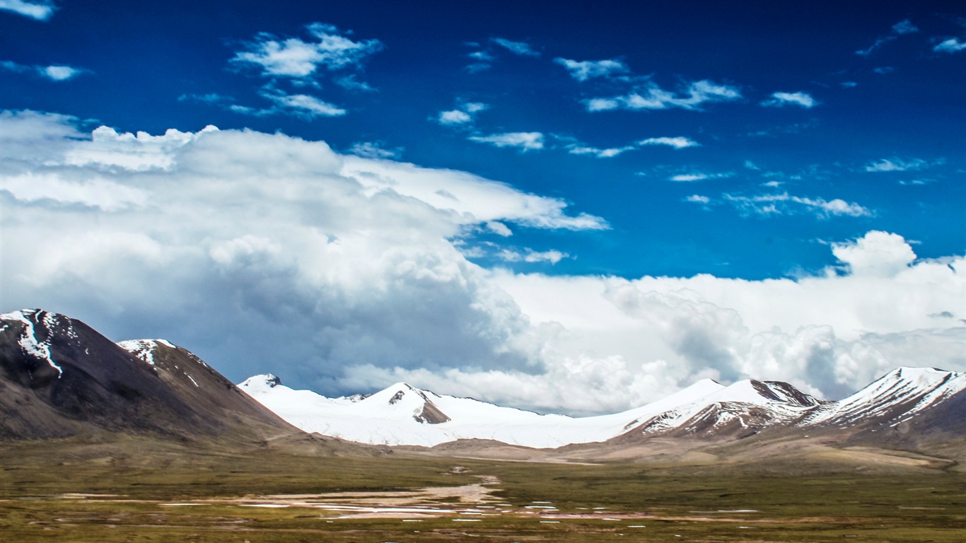 Plateau Qinghai beau fond d'écran de paysage #12 - 1366x768