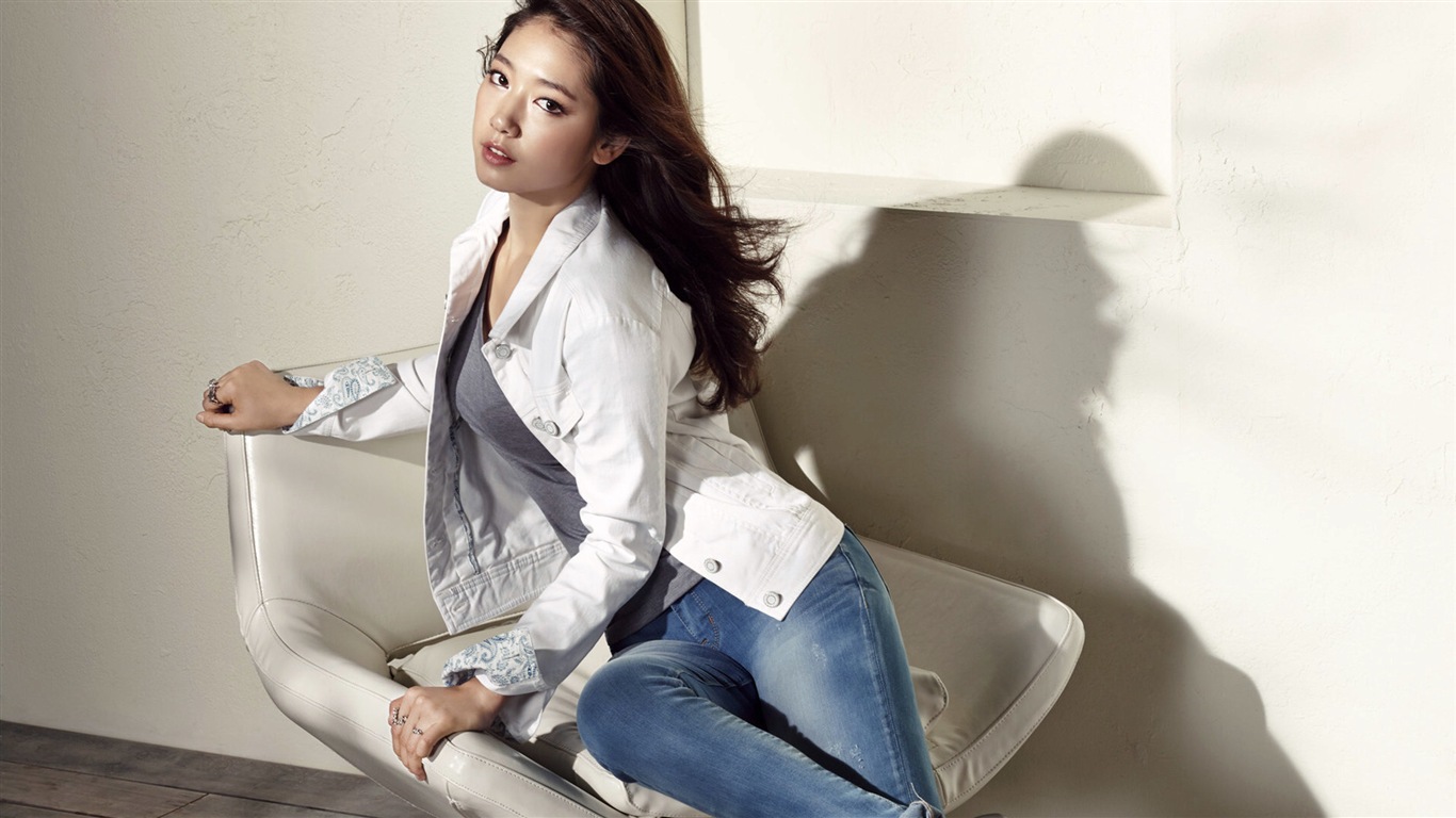 Südkoreanische Schauspielerin Park Shin Hye HD Wallpapers #4 - 1366x768
