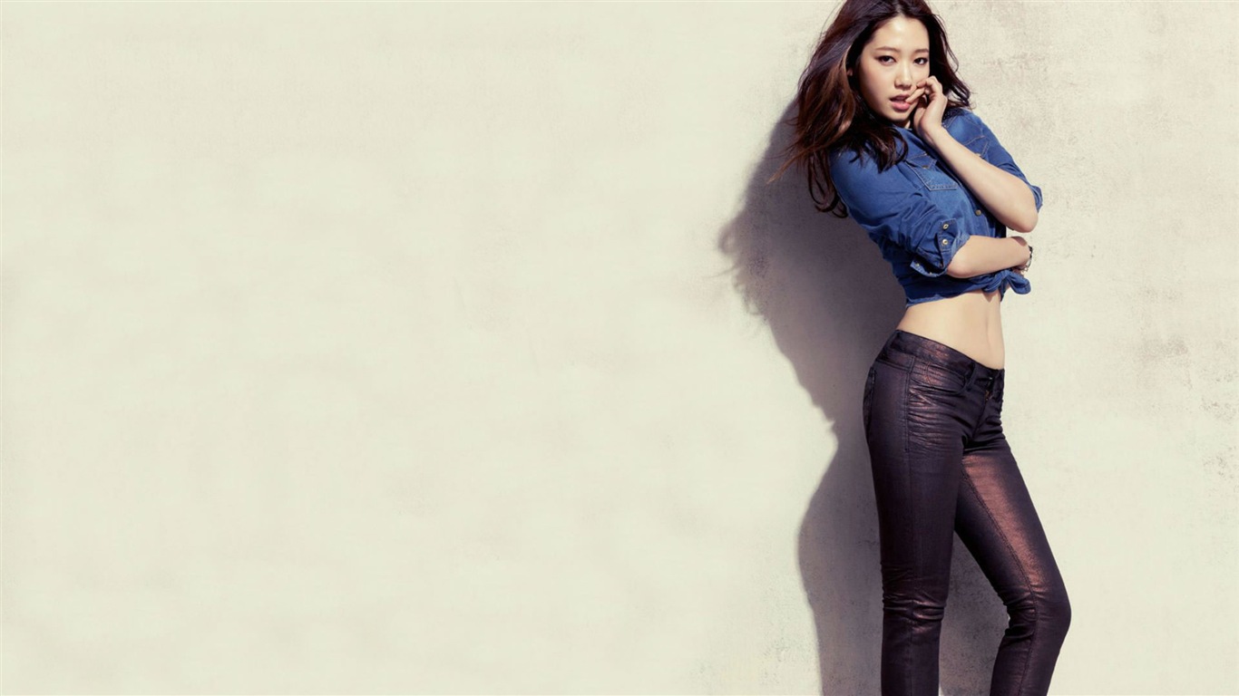 Südkoreanische Schauspielerin Park Shin Hye HD Wallpapers #5 - 1366x768