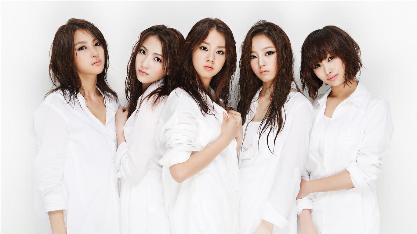 韩国美少女音乐组合，KARA高清壁纸1 - 1366x768