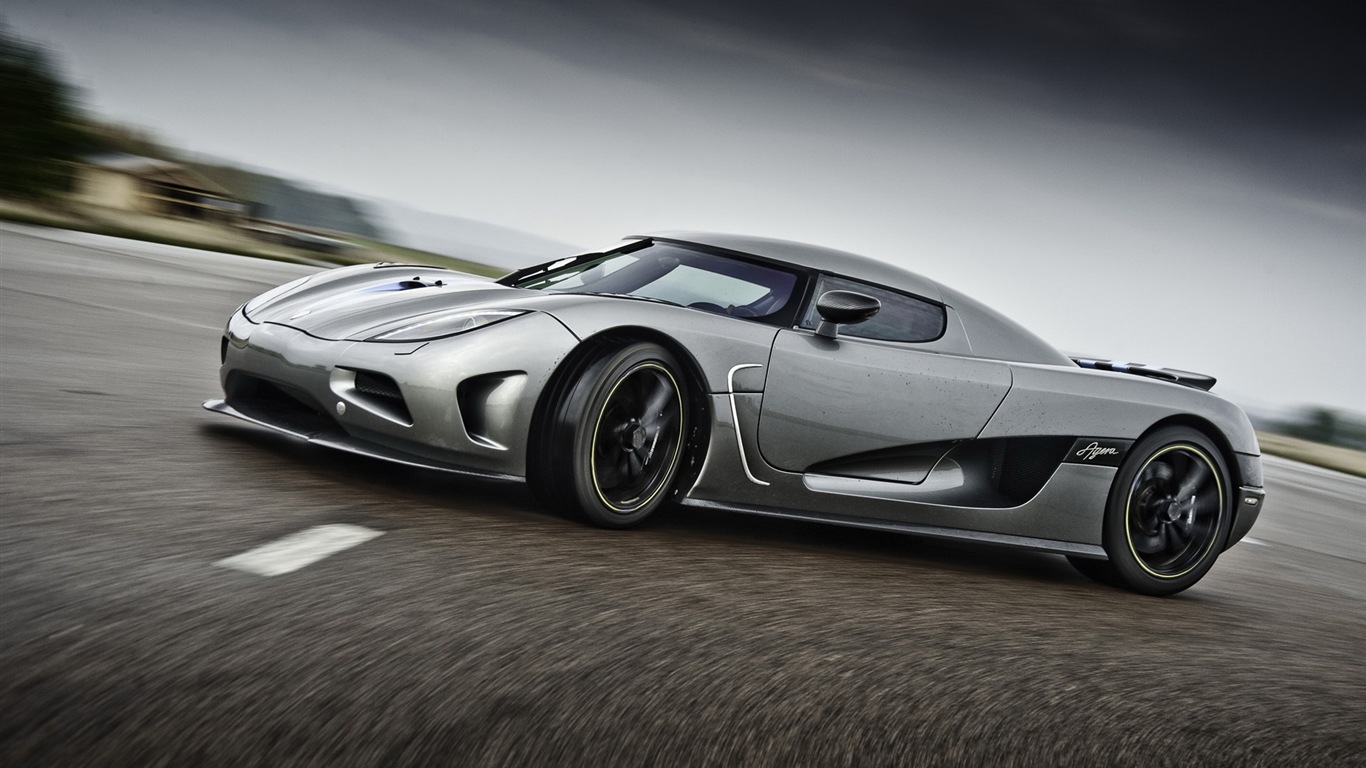 Koenigsegg superauto HD tapety na plochu #1 - 1366x768