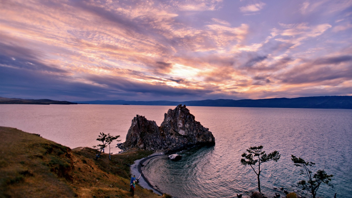 Озеро Байкал в России, декорации HD обои #11 - 1366x768