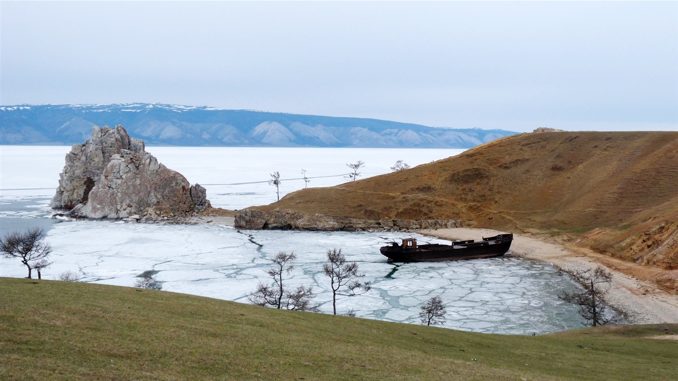 Озеро Байкал в России, декорации HD обои #19 - 1366x768