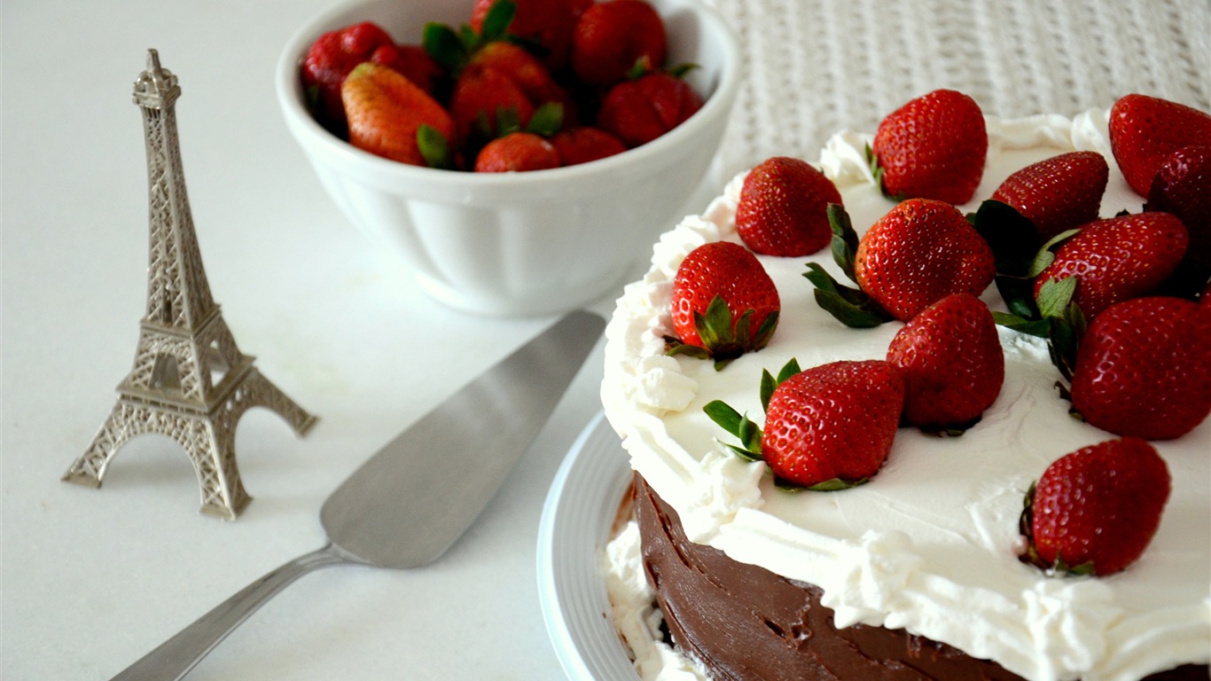 Délicieux gâteau fraises fonds d'écran HD #6 - 1366x768