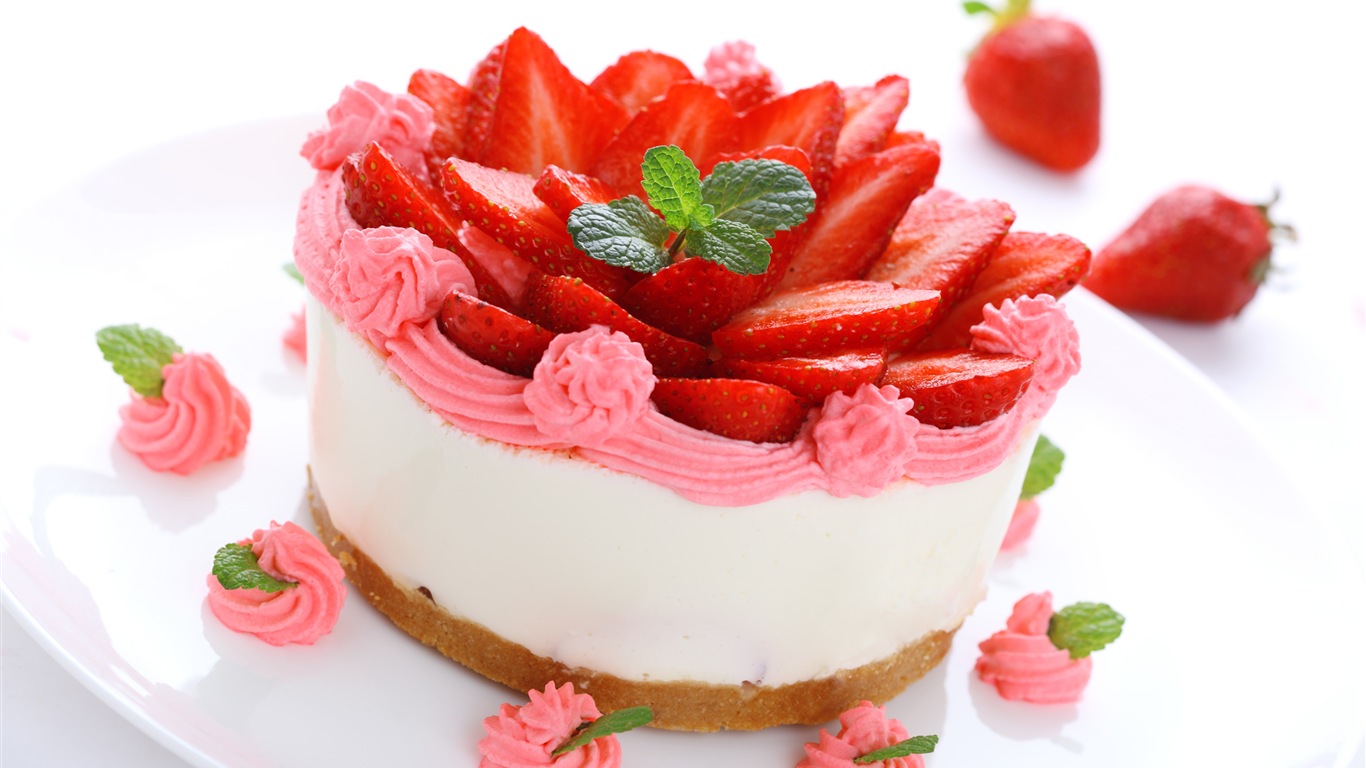 Delicious strawberry cake HD wallpapers #14 - 1366x768