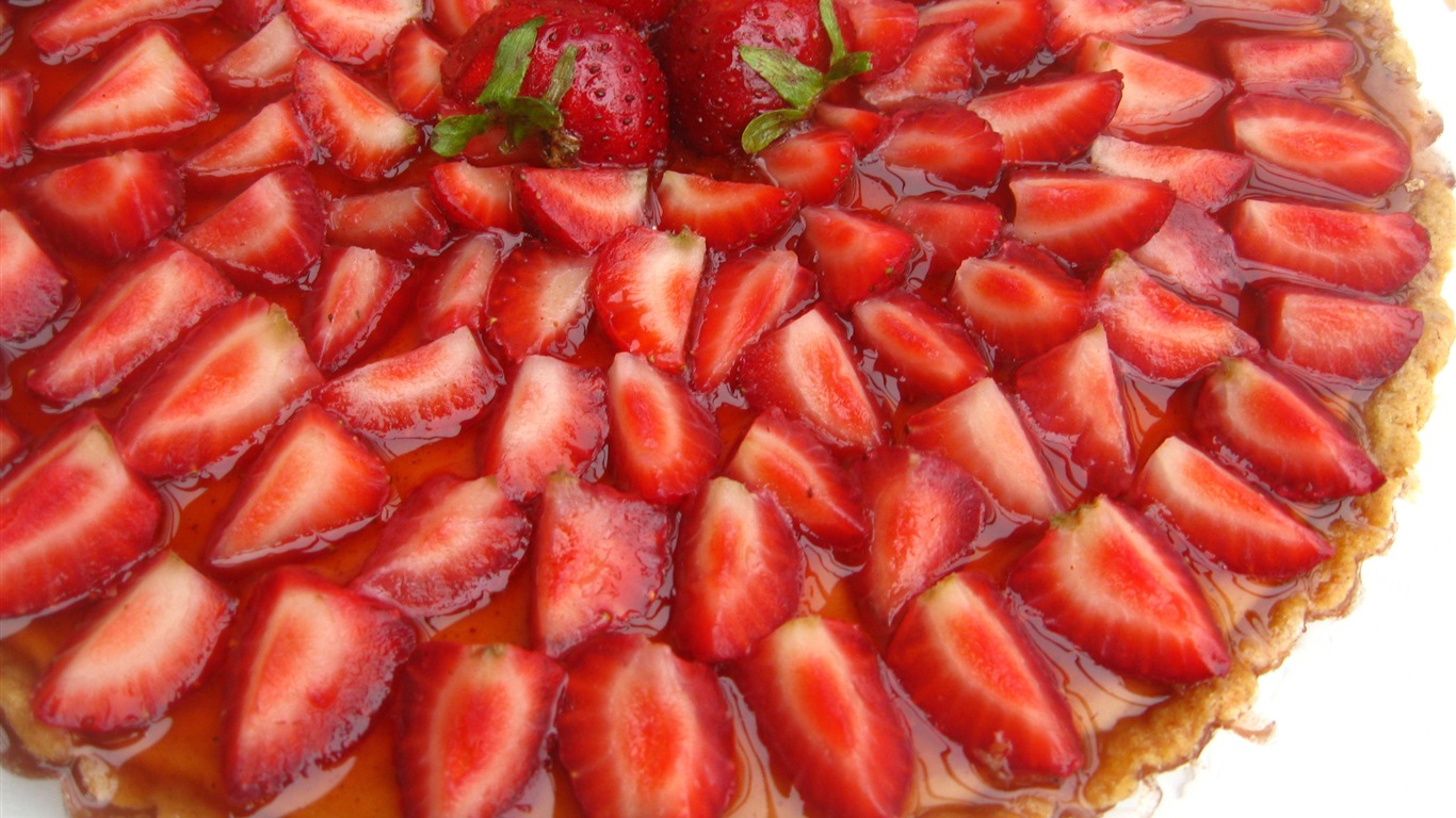 Delicious strawberry cake HD wallpapers #16 - 1366x768