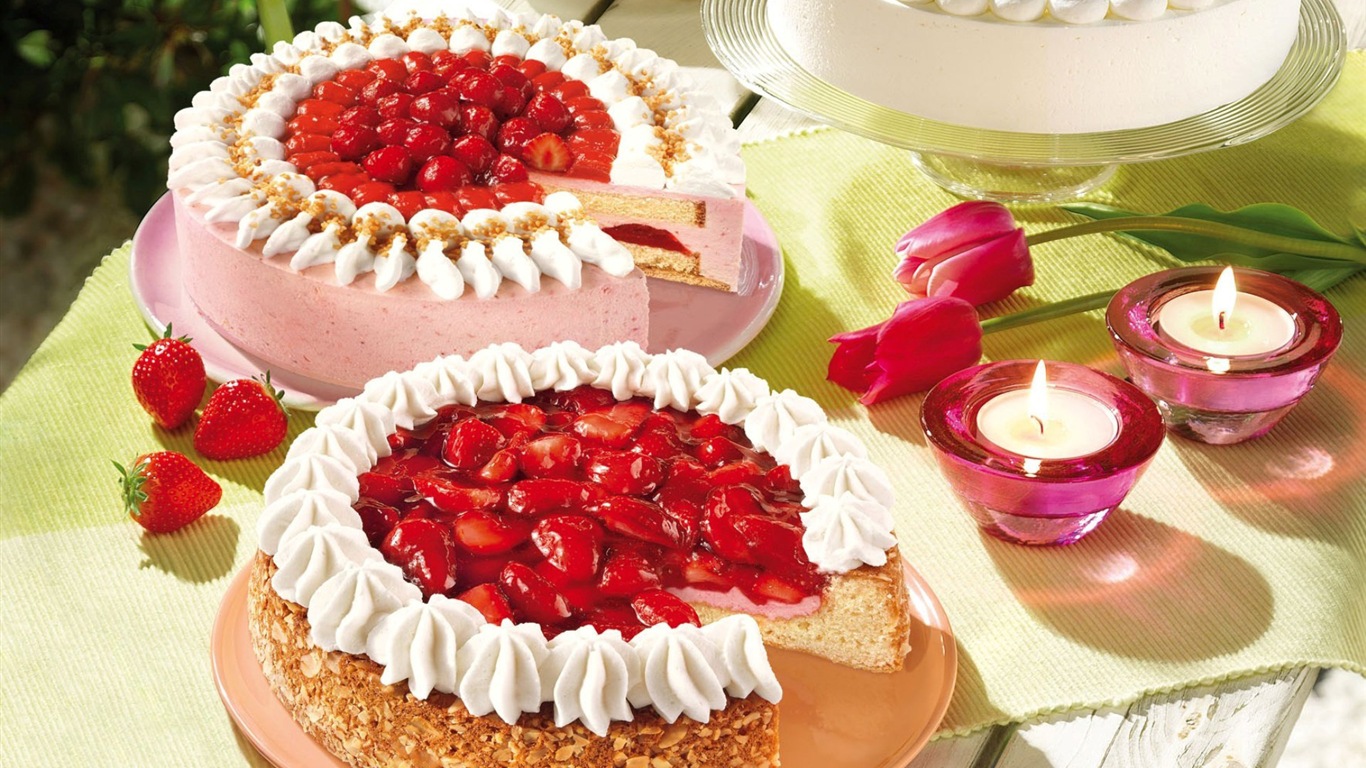 Delicious strawberry cake HD wallpapers #23 - 1366x768