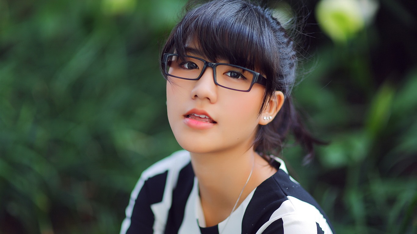清纯可爱年轻的亚洲女孩 高清壁纸合集(二)21 - 1366x768
