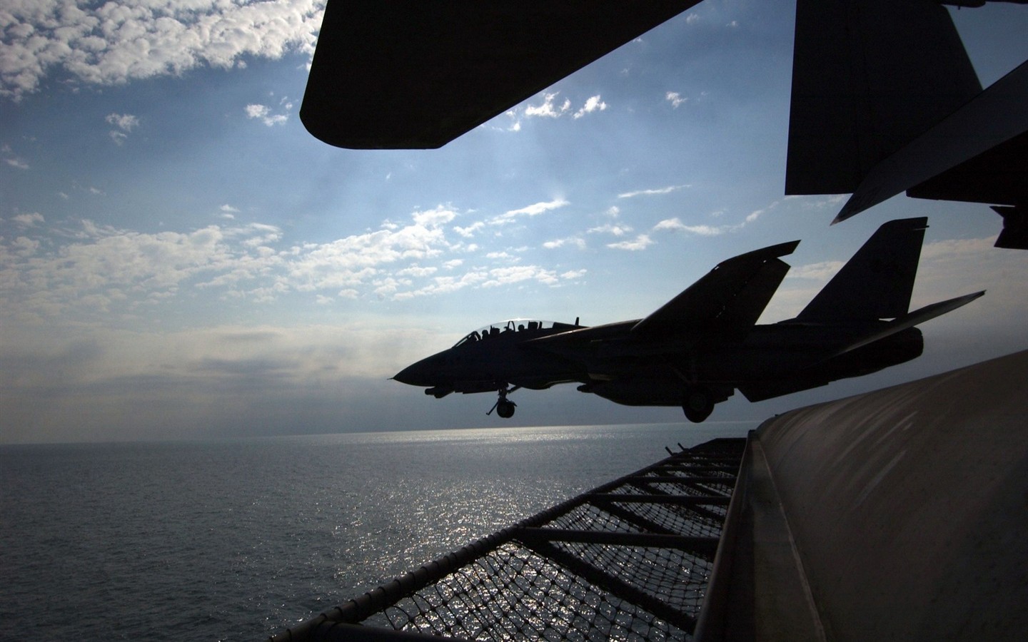 U. S. Navy F14 Tomcat bojovník #43 - 1440x900