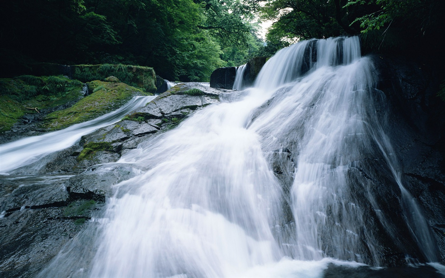 滝は、HD画像ストリーム #2 - 1440x900