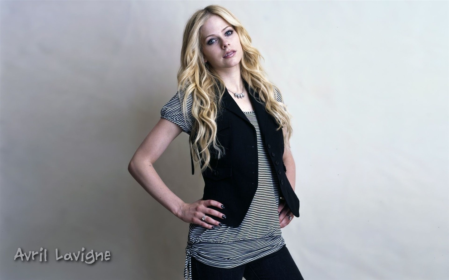 Avril Lavigne 艾薇儿·拉维妮 美女壁纸15 - 1440x900