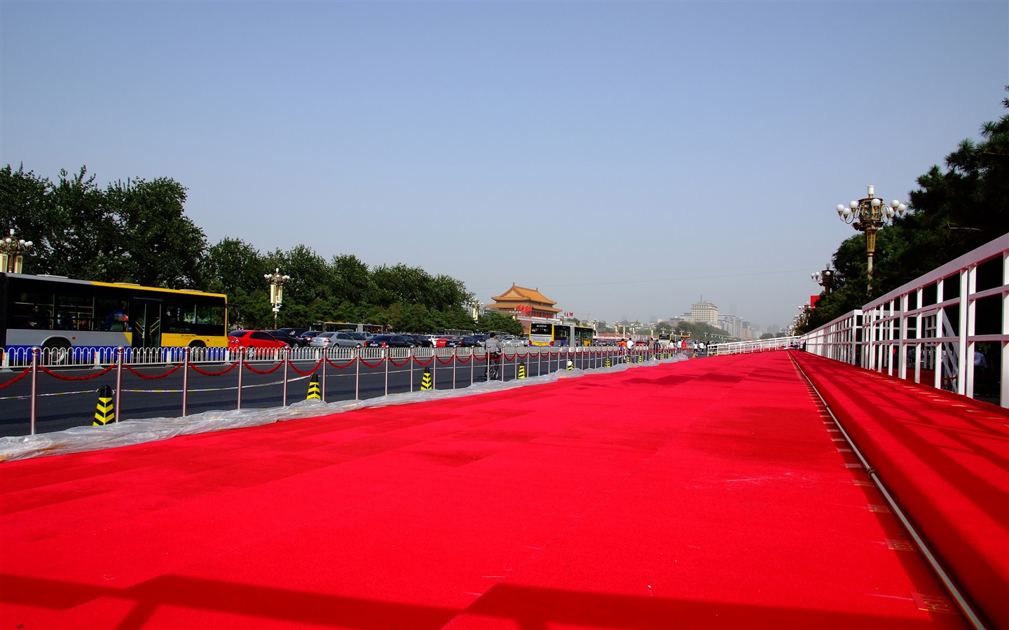 Costumes, Tiananmen Square (rebar works) #10 - 1440x900